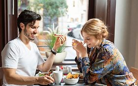 Three Corners Hotel Art