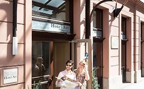 Three Corners Hotel Art